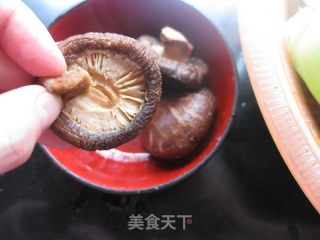 香菇油白菜的做法步骤：2