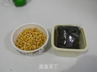 黑芝麻豆浆的做法步骤：1