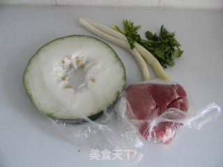 冬瓜肉丸汤的做法步骤：1