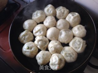 生煎包—荠菜馅儿（≧∇≦）的做法步骤：10