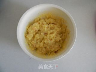 椰香蛋黄馅小酥饼的做法步骤：4