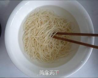 辣肉酱拌面的做法步骤：4