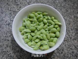 雪菜香干炒毛豆的做法步骤：2