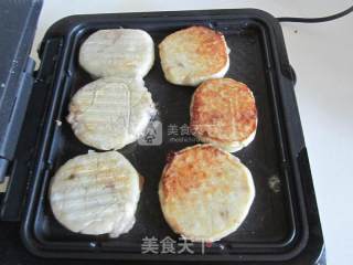 香酥牛肉饼的做法步骤：15