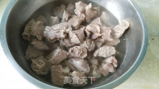 清炖牛肉汤的做法步骤：4