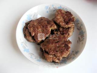 煎牛肉饼的做法步骤：11