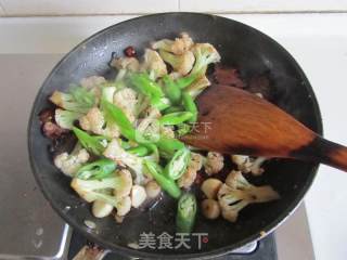 豆豉腊肉煸花菜的做法步骤：7