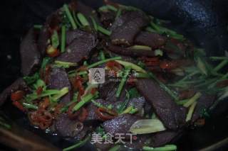 小炒腊牛肉的做法步骤：6