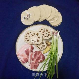 饺子 莲藕肉馅饺子的做法步骤：1