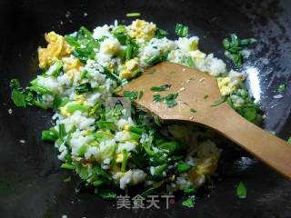 鸡蛋菠菜炒饭的做法步骤：6