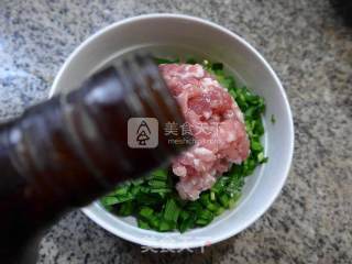 肉末韭菜馅春卷的做法步骤：5