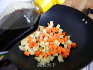 土豆胡萝卜焖饭的做法步骤：5