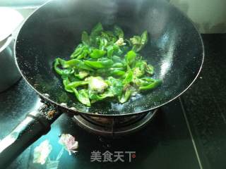 青椒腊肉片的做法步骤：10