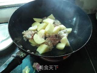 土豆蒸排骨的做法步骤：6