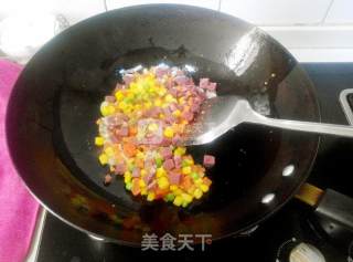 异域风情——草莓菠萝炒饭的做法步骤：4