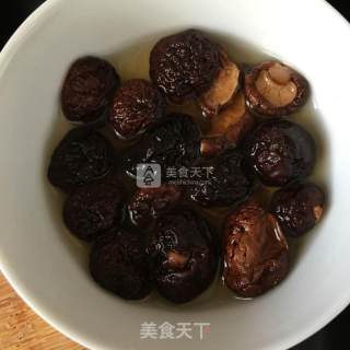 厦门特色春卷的做法步骤：1