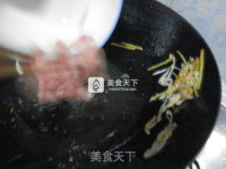 平菇炝肉片的做法步骤：7