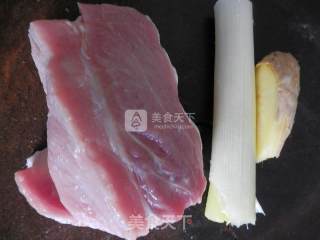 芹菜炒肉片的做法步骤：1