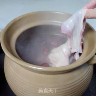 莲子猪肚汤的做法步骤：5