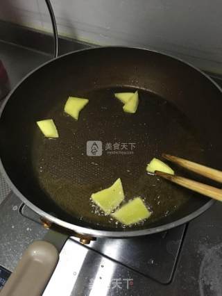 腌菜薹（上海话：菜ji）烧黄鱼的做法步骤：4