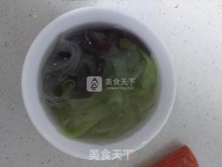 凉拌水晶蔬菜粉皮的做法步骤：2