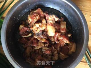 鲜香扑鼻的蛋黄肉粽的做法步骤：5