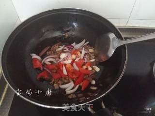 牛肉牛排酱炒意面的做法步骤：7