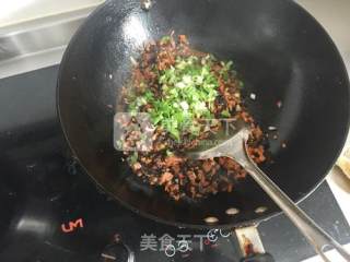 肉末木耳香菇拌面的做法步骤：7