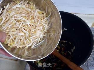 夏日快手菜——木耳豆芽炒肉丝的做法步骤：16