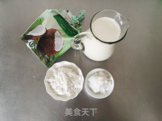 孩子大爱的快手健康小零食——椰丝牛奶小方的做法步骤：1