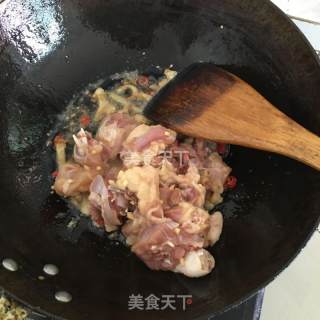 香菇炒清远鸡的做法步骤：7