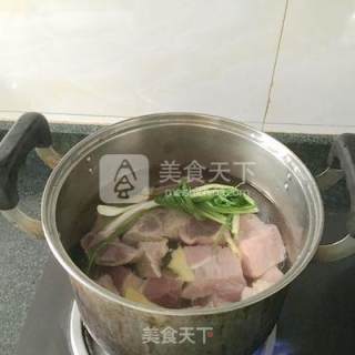 猪肉松的做法步骤：1