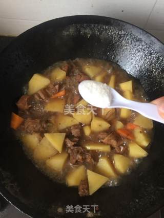 胡萝卜土豆炖牛肉的做法步骤：9