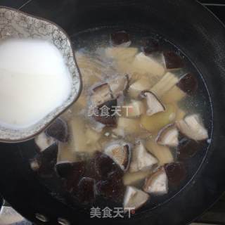 鲜香菇豆腐汤的做法步骤：8