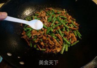 肉丝炒豇豆的做法步骤：8