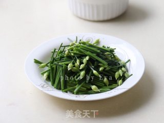 韭菜花炒鸡蛋的做法步骤：2