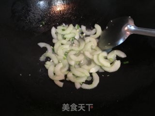 黄瓜虾仁的做法步骤：5