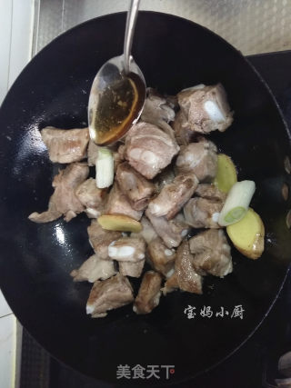 排骨烧土豆的做法步骤：4