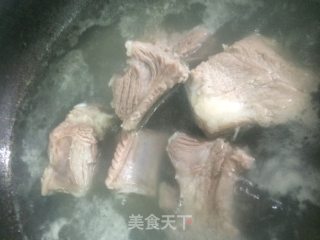 红烧排骨的做法步骤：2