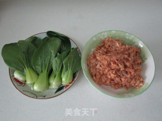 青菜烩油面筋塞肉的做法步骤：2