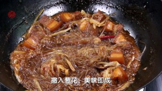 百姓家的美味【酸白菜猪肉炖粉条】的做法步骤：4