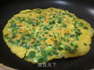 胡萝卜韭菜鸡蛋软饼（快手早餐）的做法步骤：4