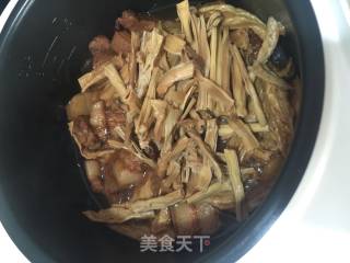 腐竹笋干烧肉的做法步骤：8