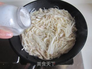 金针菇炒鸡丝的做法步骤：6