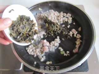 【湖北】肉末雪菜炒蚕豆米的做法步骤：5