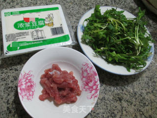 里脊肉荠菜豆腐的做法步骤：1