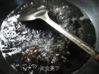 榨菜丝里脊肉炒黑木耳的做法步骤：2