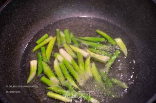 芦笋杏鲍菇酿鸡翅（含鸡中翅去骨全视频教程）的做法步骤：6