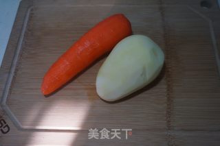 【北京】香辣狼牙土豆条的做法步骤：1