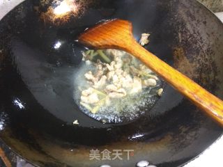 【苏州】酸菜冬笋炒肉丝的做法步骤：5